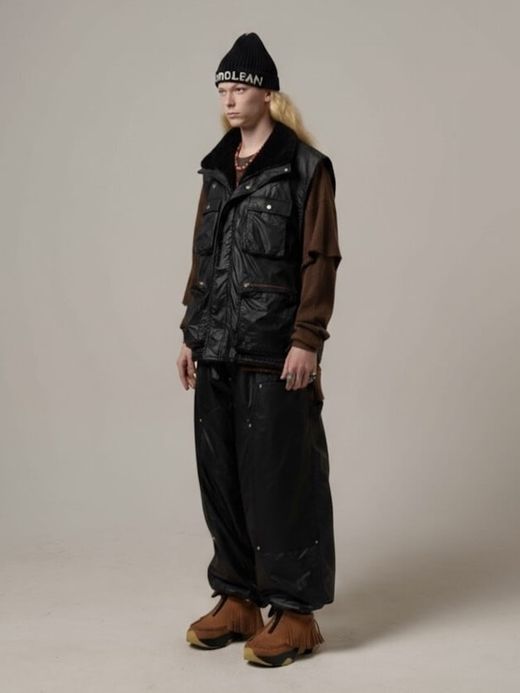 AMBERGLEAM GLOSSY HYBRID WORK PANTS / Black