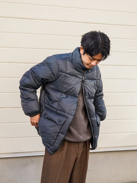 TAION MOUNTAIN PACKABLE VOLUME DOWN JACKET / Dark gray