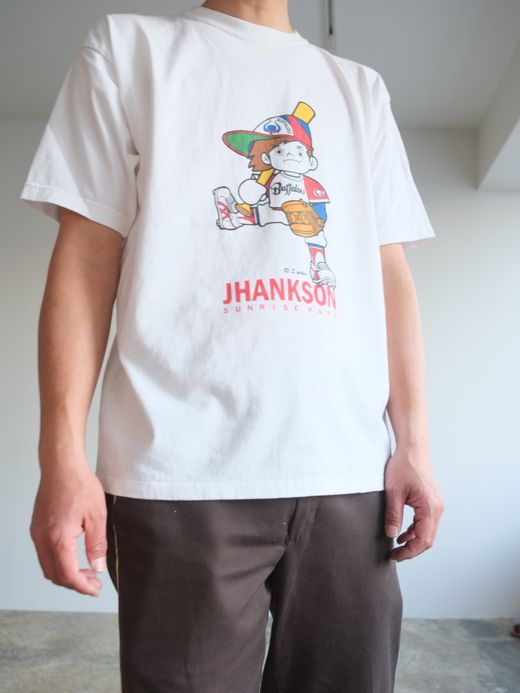 JHANKSON BUFFA-KUN TEE / White