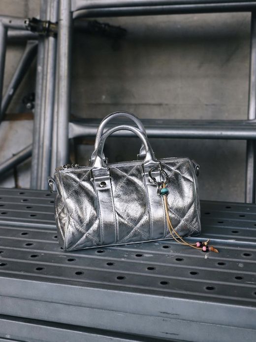 AMBERGLEAM MINI BOSTON QUILTING LEATHER BAG / Silver