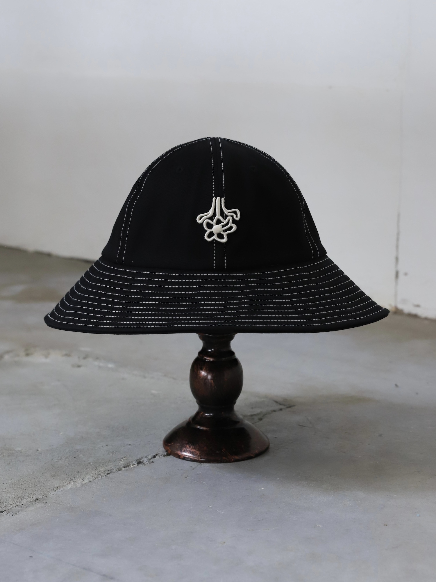 から厳選した AMBERGLEAM EMBROIDERY LOGO HAT / 2colors | FLATBUSH 帽子