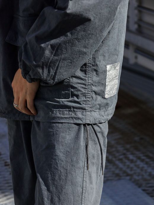 ANACHRONORM OVER DYED ANORAK PULLOVER JACKET / Navy