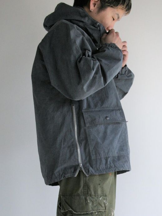 ANACHRONORM OVER DYED ANORAK PULLOVER JACKET / Navy