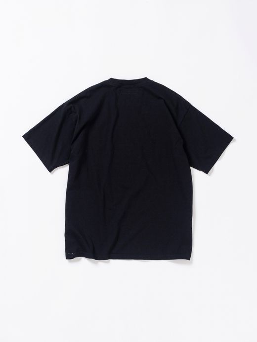 ANACHRONORM STICKER MOTIF PRINTED S/S T-S / Black