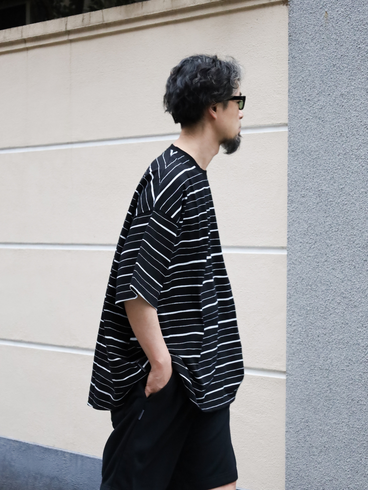 S.F.C SUPER BIG MIX SIDE STRIPES SS TEE / Black-white