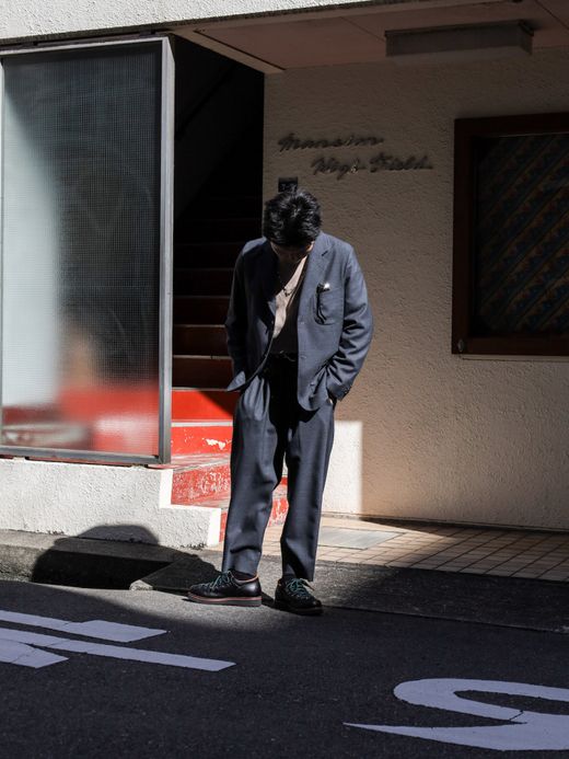 ANACHRONORM SUMMER WOOL TAPERED TROUSERS / Charcoal