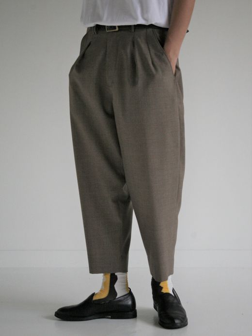 ANACHRONORM SUMMER WOOL TAPERED TROUSERS / Brown