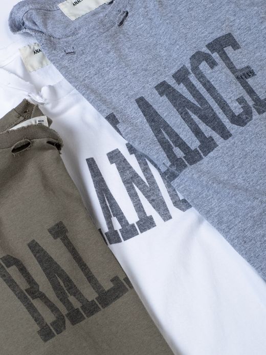 ANACHRONORM BALANCE PRINT DAMAGE S/S T-S / White