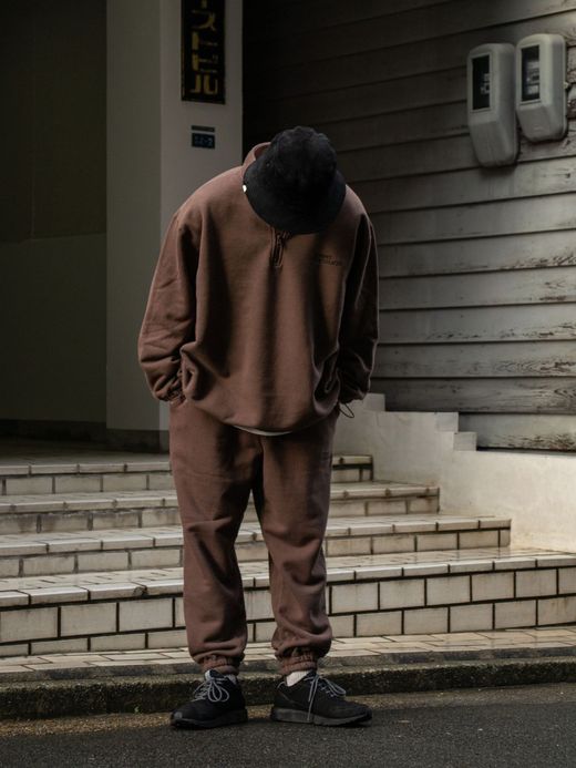 S.F.C HALF ZIP SWEAT / Brown