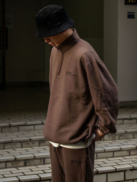 S.F.C HALF ZIP SWEAT / Brown