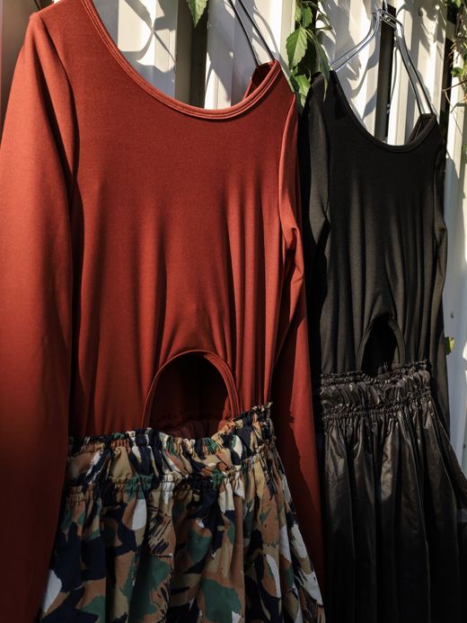 AMBERGLEAM BALLOON HYBRID DRESS / Black