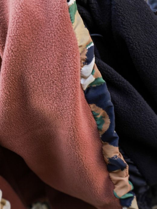 AMBERGLEAM BALLOON HYBRID DRESS / Black