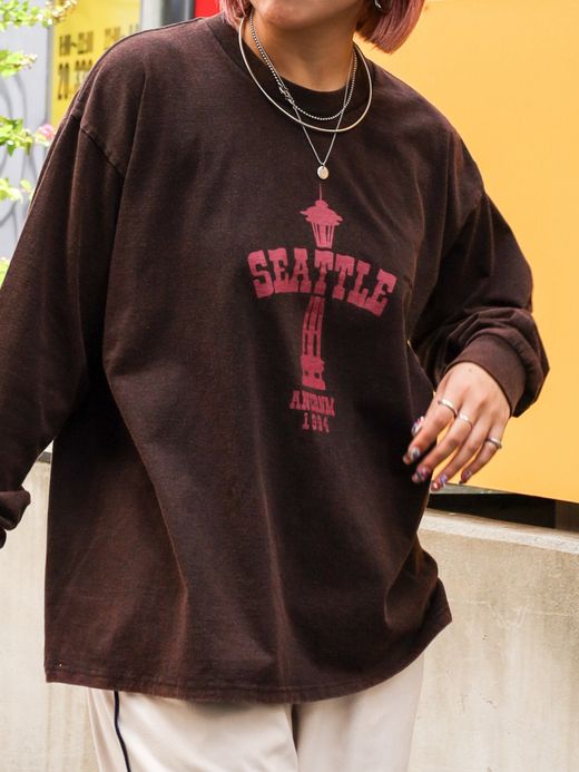 ANACHRONORM SPACE NEEDLE DAMAGED L/S T-S / Black