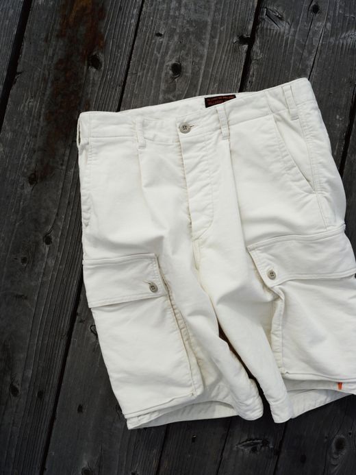 THE UNION SIX POCKET SHORT PANTS / White