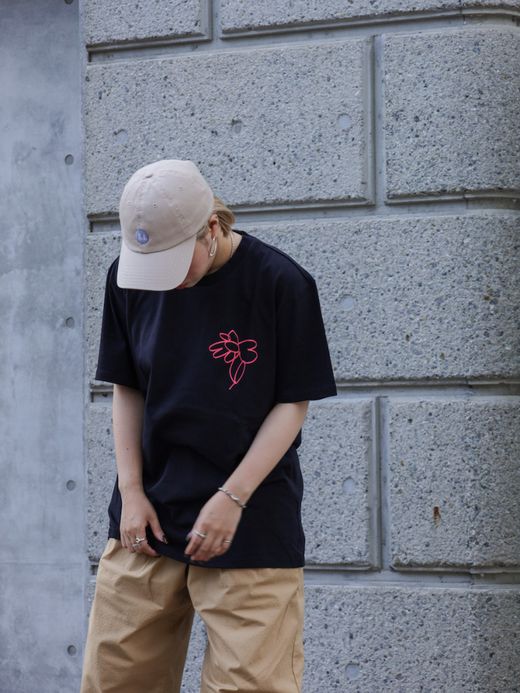 GLOBE DREAMIN' WILD SS TEE / Black