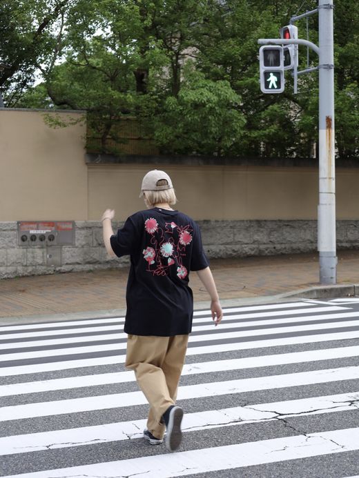 GLOBE DREAMIN' WILD SS TEE / Black