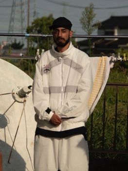 WIND BREAKER / White