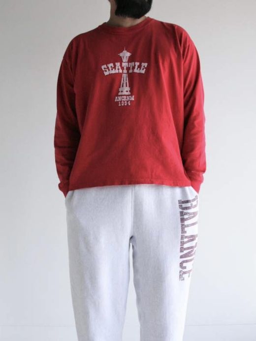 ANACHRONORM SPACE NEEDLE DAMAGED L/S T-S / Red