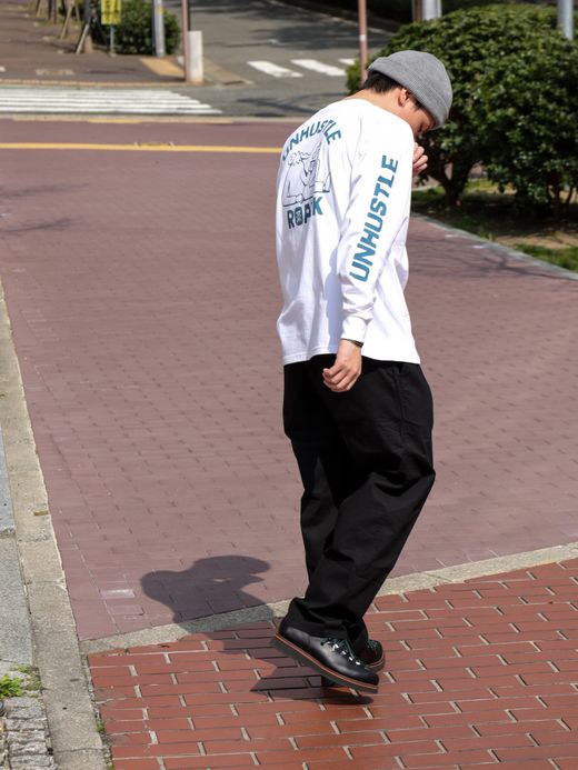 ROARK REVIVAL "MOUNT UNHUSTLE" LS TEE / White