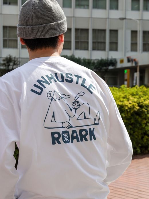 ROARK REVIVAL "MOUNT UNHUSTLE" LS TEE / White