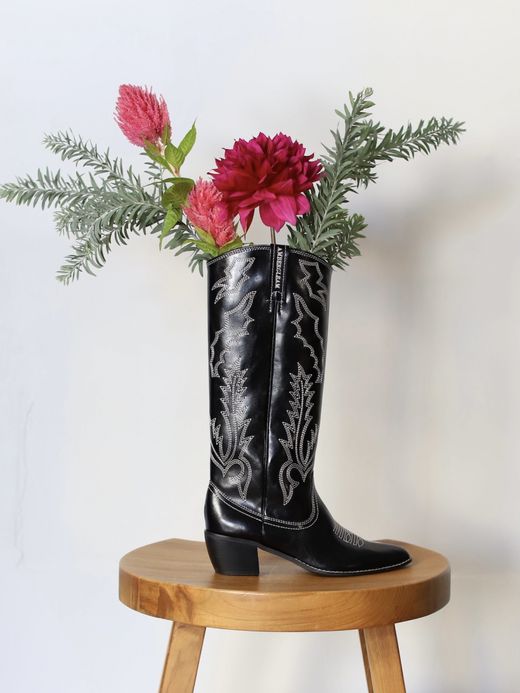AMBERGLEAM EMBROIDERY LONG WESTERN BOOTS /  Black magic