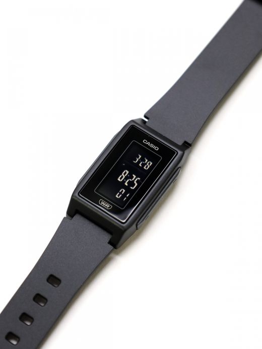 CASIO SLIM DIGITAL WATCH / Black