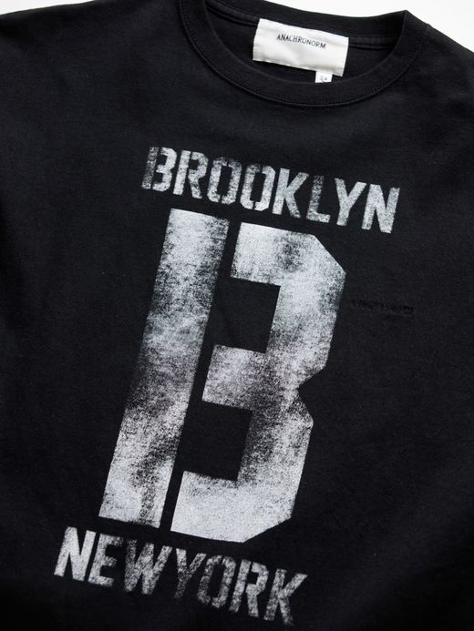 ANACHRONORM BROOKLYN PRINTED S/S T-S / Black