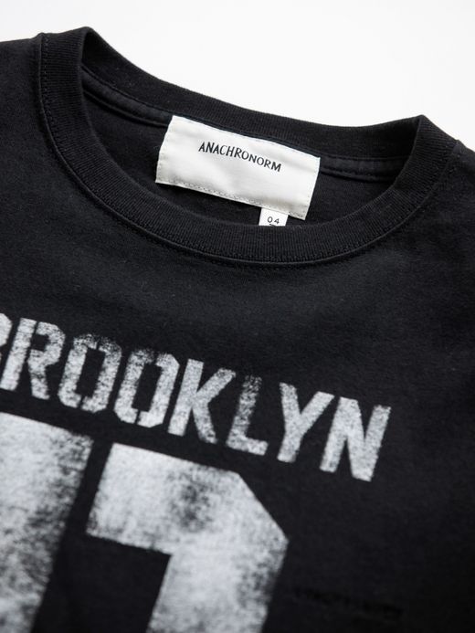 ANACHRONORM BROOKLYN PRINTED S/S T-S / Black