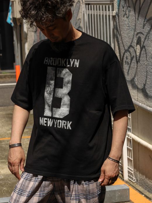 ANACHRONORM BROOKLYN PRINTED S/S T-S / Black
