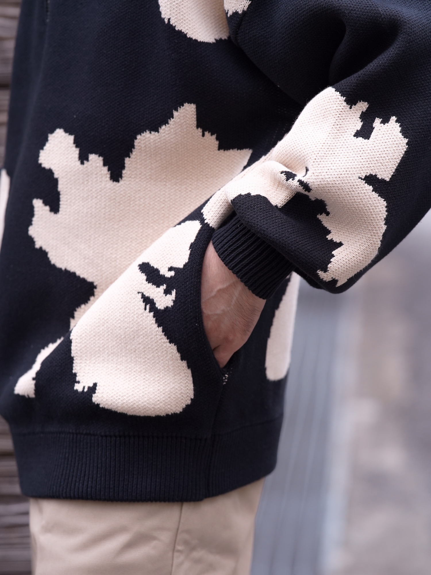 美品✨️【完売品】AMBERGLEAM バイカラーハーフジップセーター マルベリー AMBERGLEAM - Bicolor Half Zip Sweater ¥36000+tax | KODONA in