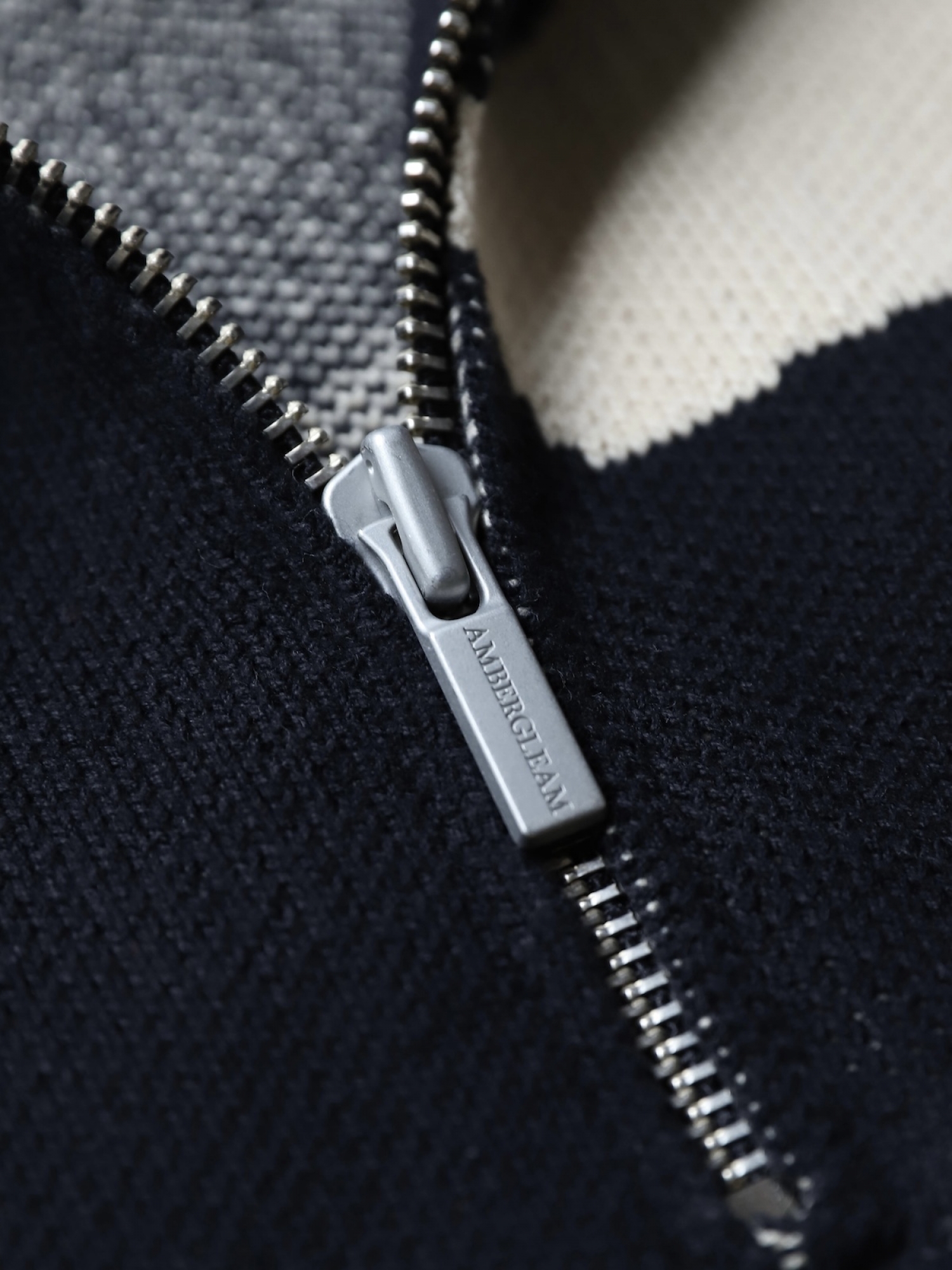 AMBERGLEAM BICOLOR HALF ZIP SWEATER / 2colors | FLATBUSH（フラット
