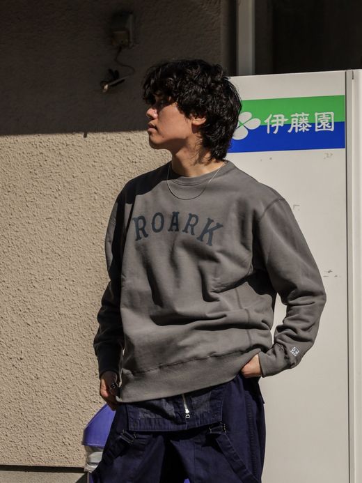 ROARK REVIVAL “MEDIEVAL LOGO” CREW SWEAT / Grey