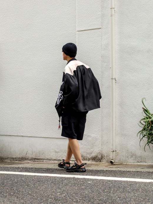 AMBERGLEAM EMBROIDERY SATIN BLOUSON / Black