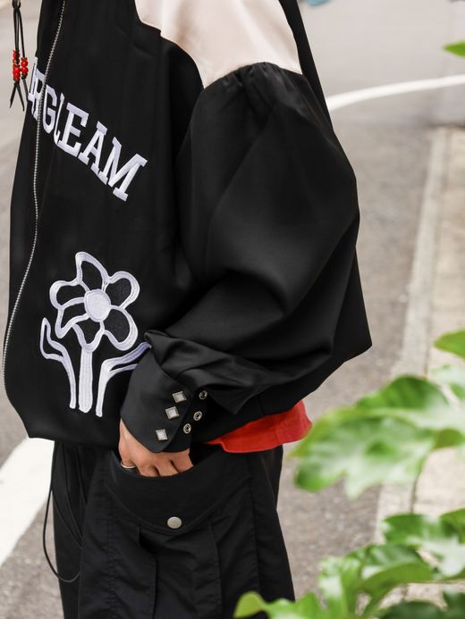 AMBERGLEAM EMBROIDERY SATIN BLOUSON / Black