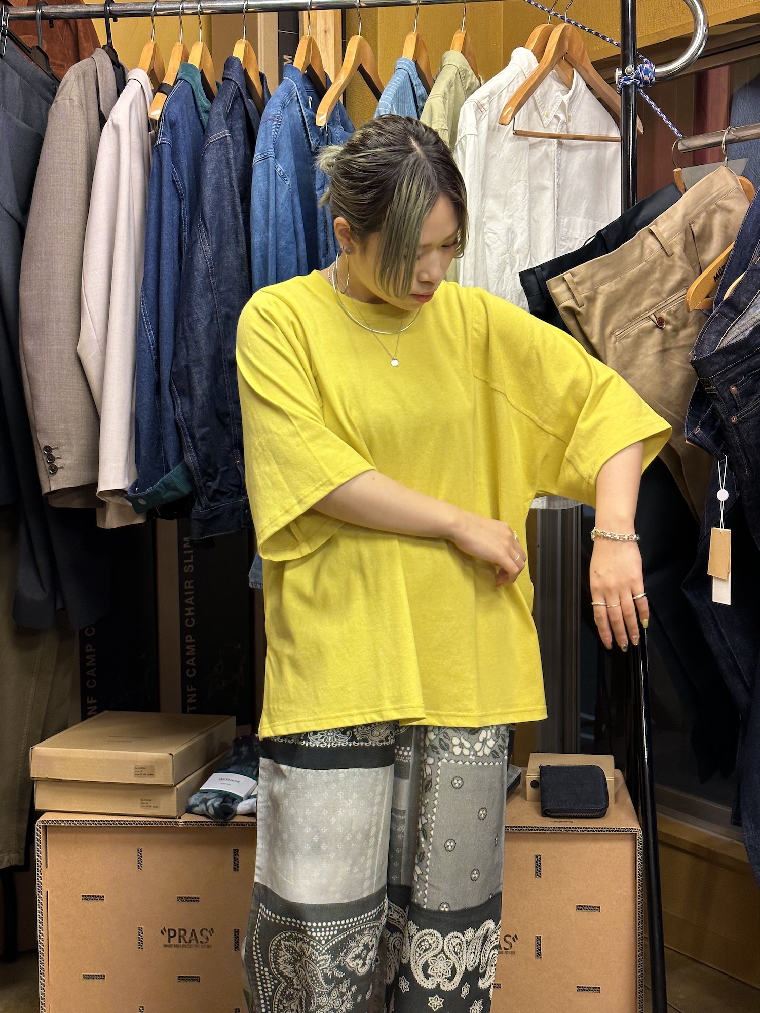 AMBERGLEAM アンバーグリーム　フリンジTシャツ アンバーグリーム フリンジ Tシャツ ベージュ - メルカリ