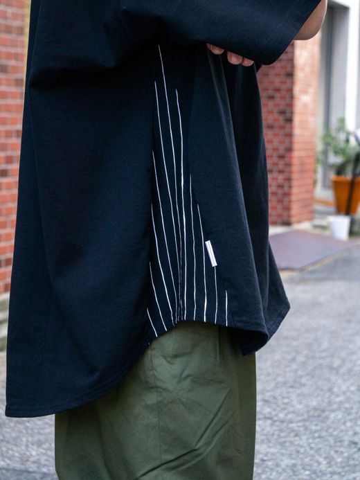 S.F.C SUPER BIG SIDE STRIPE TEE / Black white