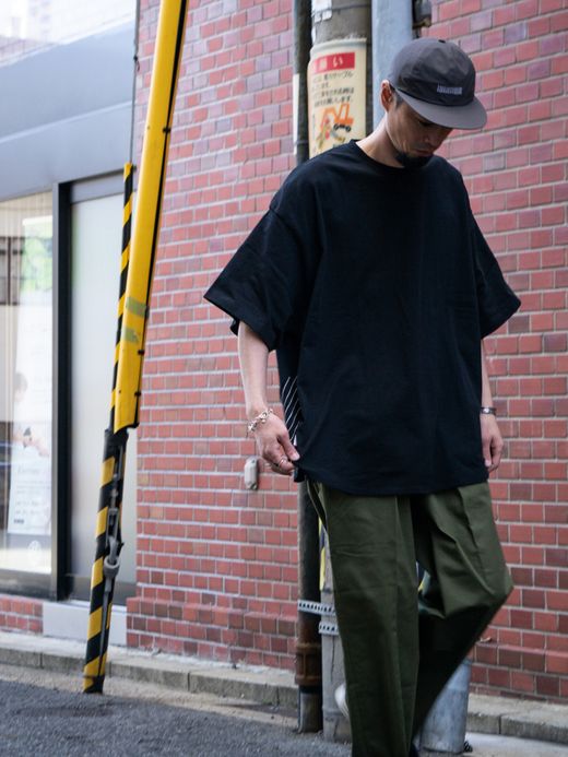 S.F.C SUPER BIG SIDE STRIPE TEE / Black white