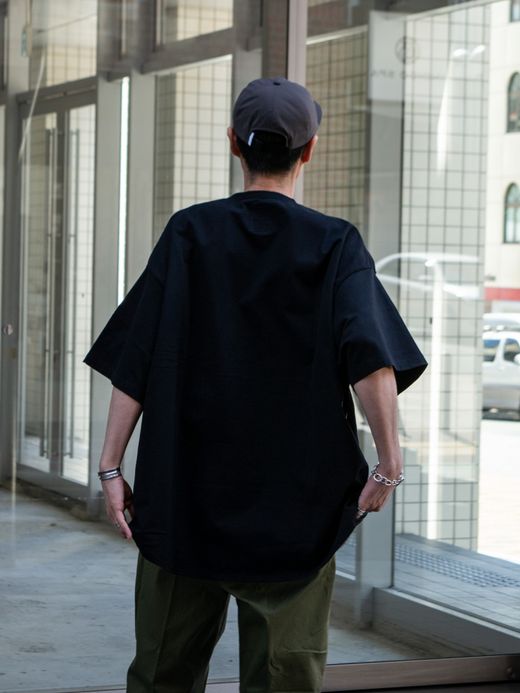 S.F.C SUPER BIG SIDE STRIPE TEE / Black white