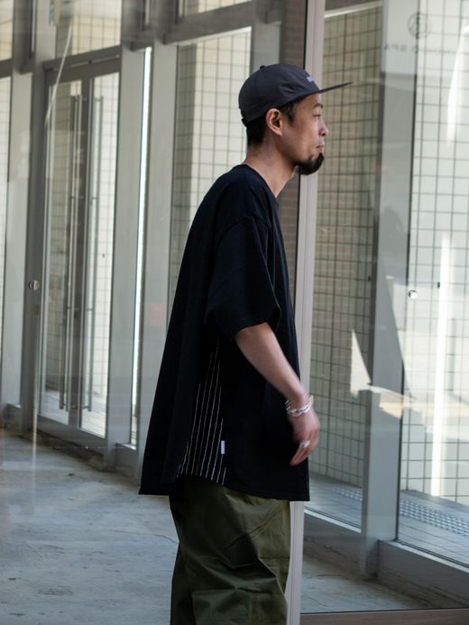 S.F.C SUPER BIG SIDE STRIPE TEE / Black white