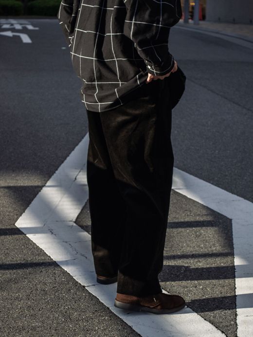 ANACHRONORM AN128 / CORDUROY TUCK WIDE TOROUSERS / Black
