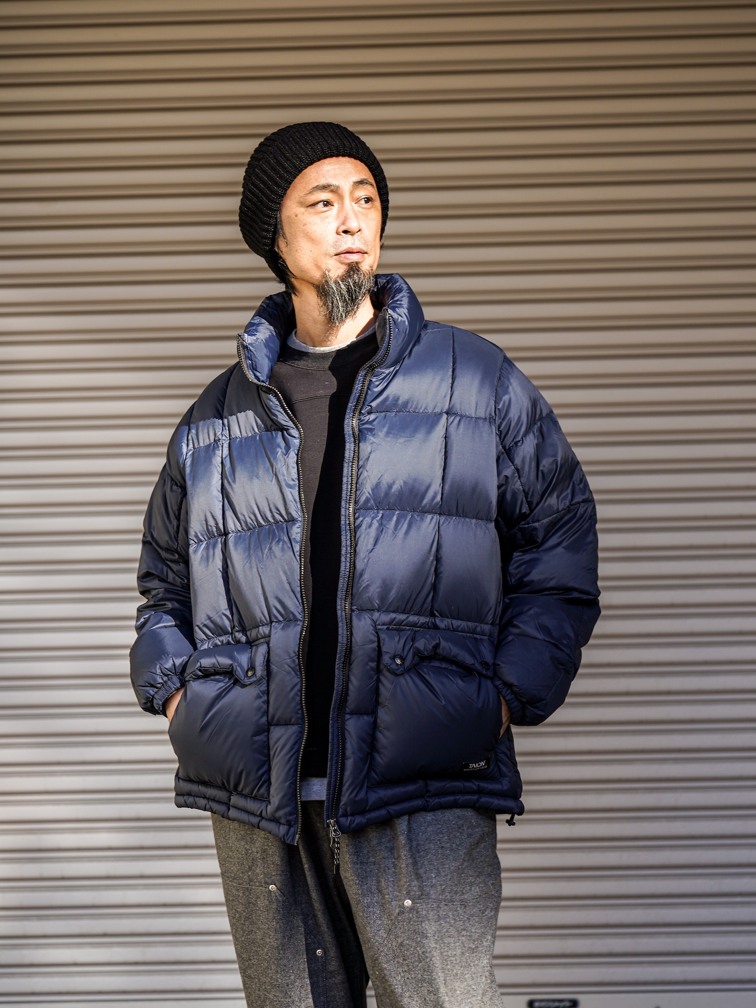 TAION MOUNTAIN PACKABLE VOLUME DOWN JACKET / Dark navy | FLATBUSH