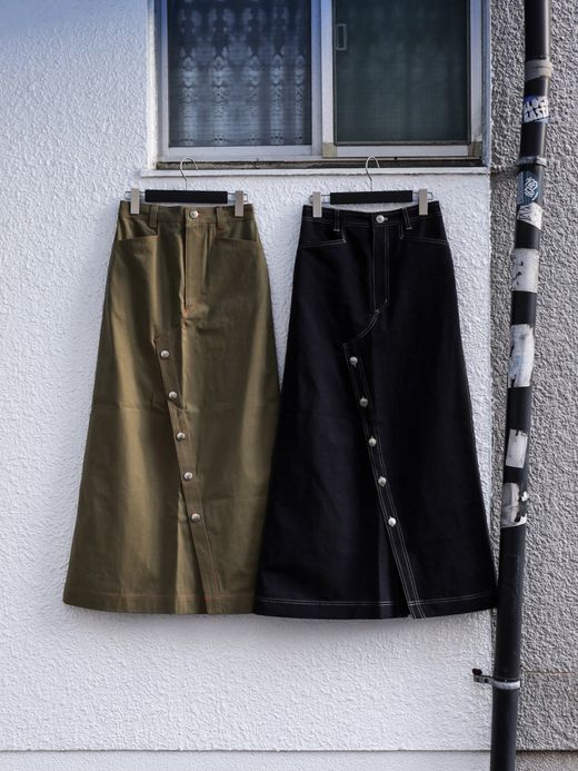 AMBERGLEAM CONCHO SLIT SKIRT / 2colors