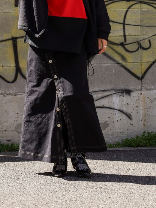 AMBERGLEAM CONCHO SLIT SKIRT / 2colors