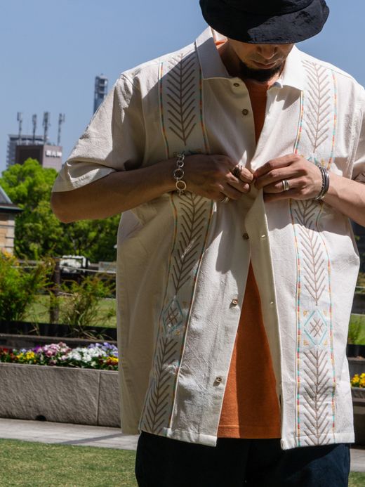 ROARK REVIVAL LA BODA GONZO S/S WOVEN / Bone