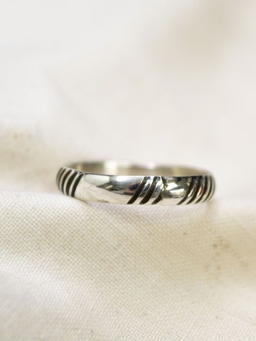 Indian Jewelry NAVAJO STAMP WORK RING / Type A