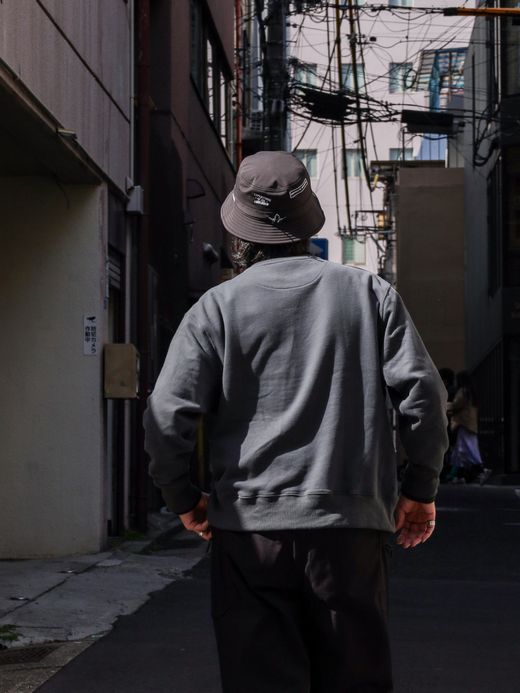 ROARK REVIVAL "EXPEDITIONS" POCKET CREW SWEAT / Charcoal