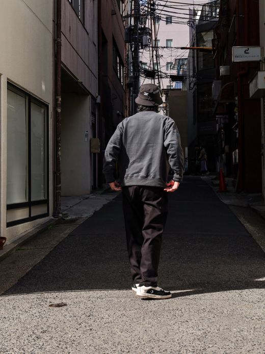 ROARK REVIVAL "EXPEDITIONS" POCKET CREW SWEAT / Charcoal