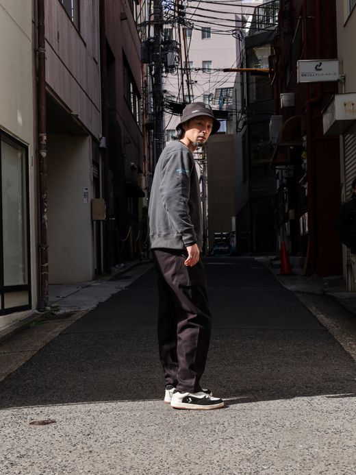 ROARK REVIVAL "EXPEDITIONS" POCKET CREW SWEAT / Charcoal