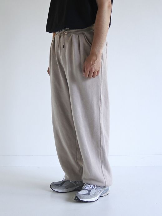 ANACHRONORM PIGMENT DYED TUCK WIDE SWEAT PANTS / Beige